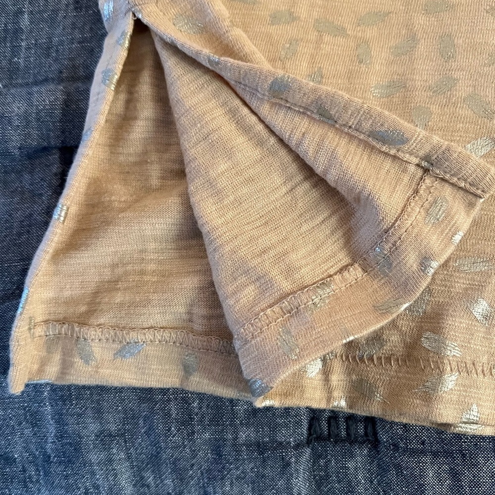 Chico's Tan with Silver Cheetah Patterned V-Neck Short Sleeve Top - Picture 7 of 7